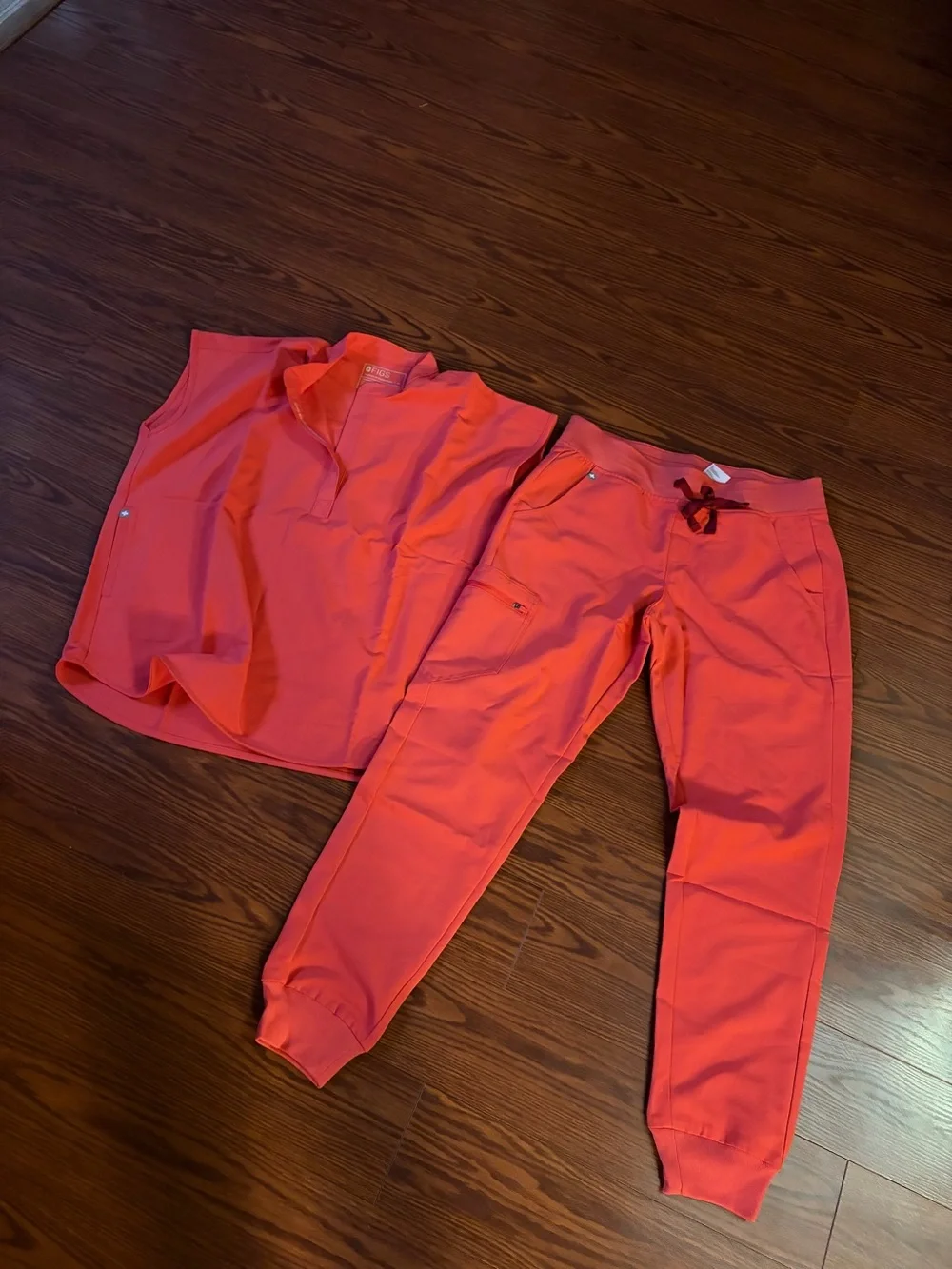 Womens FIGS  CLAY  Jogger Pants with Matching Top SCRUB SET